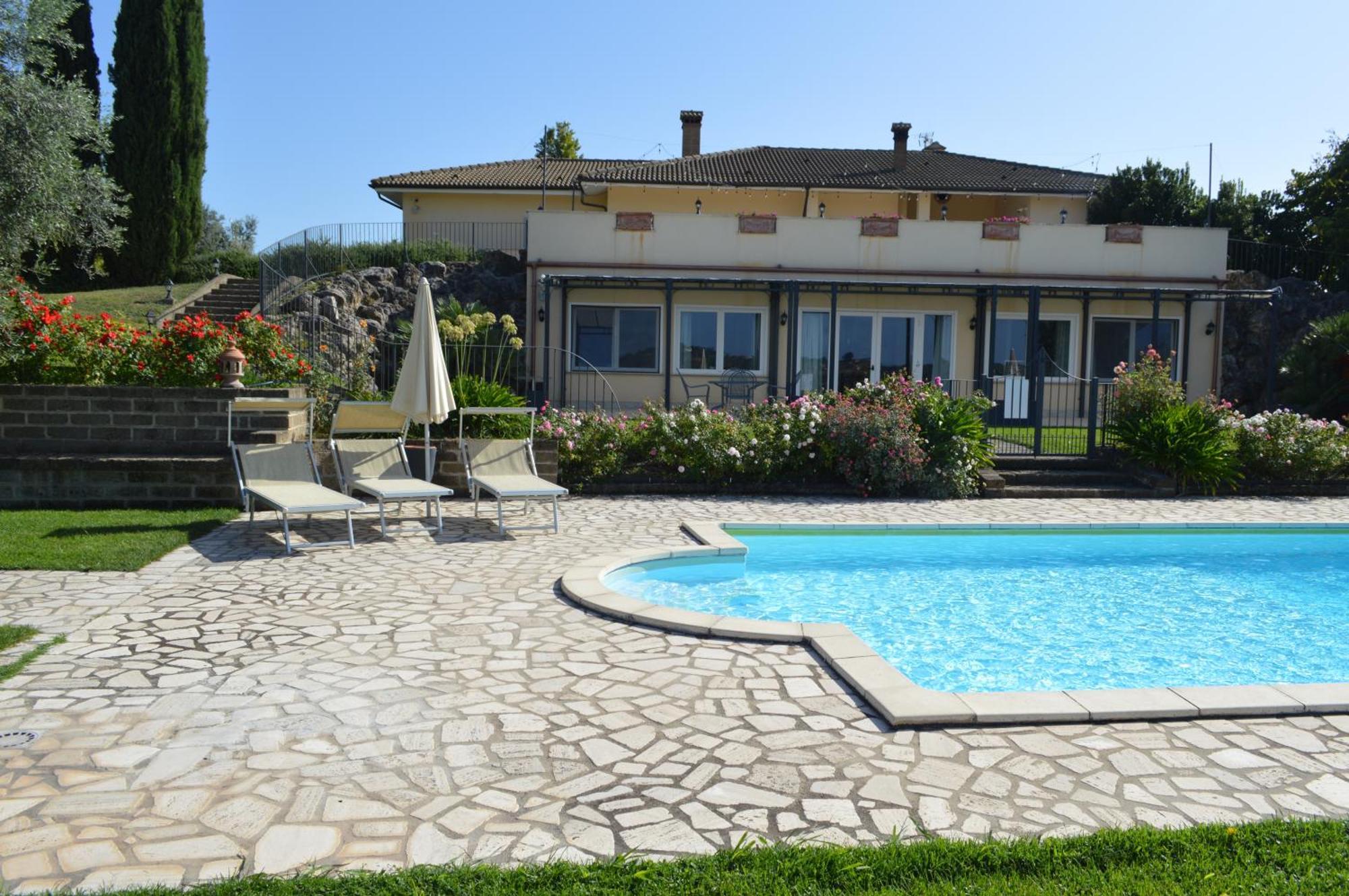 Villa Collebelvedere - Near Rome With Home Restaurant 法拉因萨比纳 外观 照片