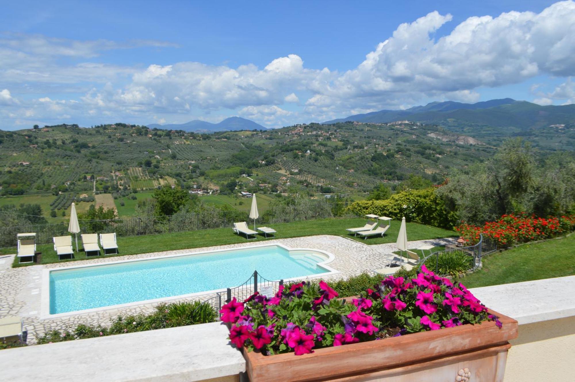 Villa Collebelvedere - Near Rome With Home Restaurant 法拉因萨比纳 外观 照片
